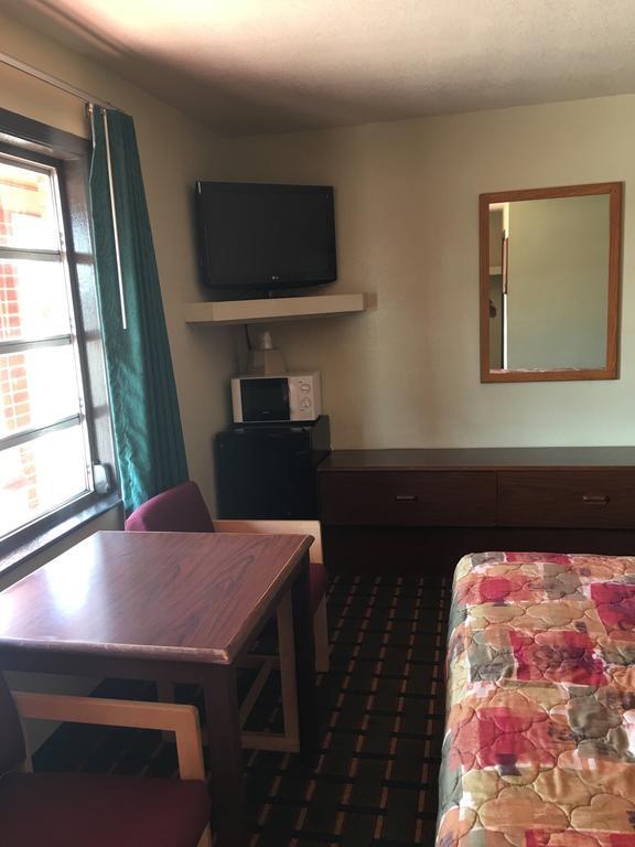 Best Value Inn Motel Sandusky Marianna Exteriér fotografie