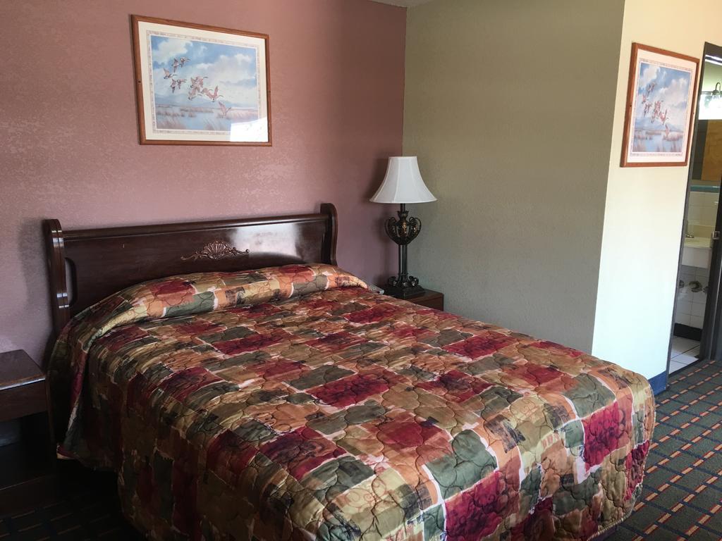 Best Value Inn Motel Sandusky Marianna Exteriér fotografie