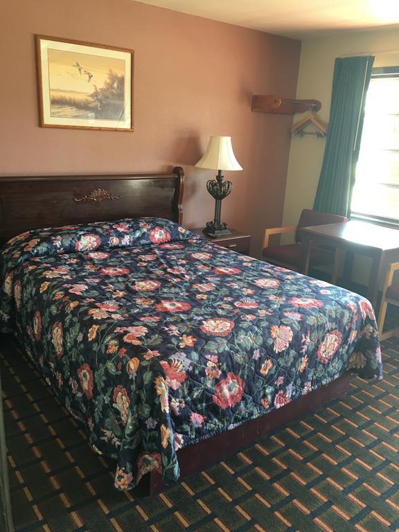Best Value Inn Motel Sandusky Marianna Exteriér fotografie