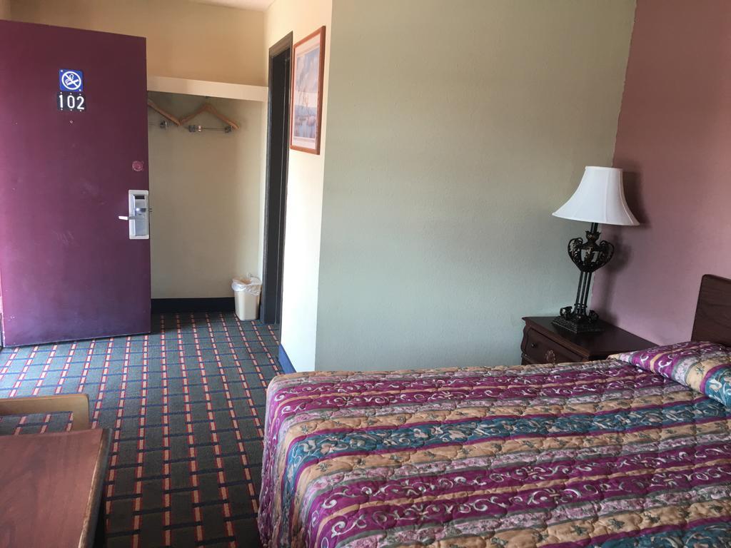Best Value Inn Motel Sandusky Marianna Exteriér fotografie