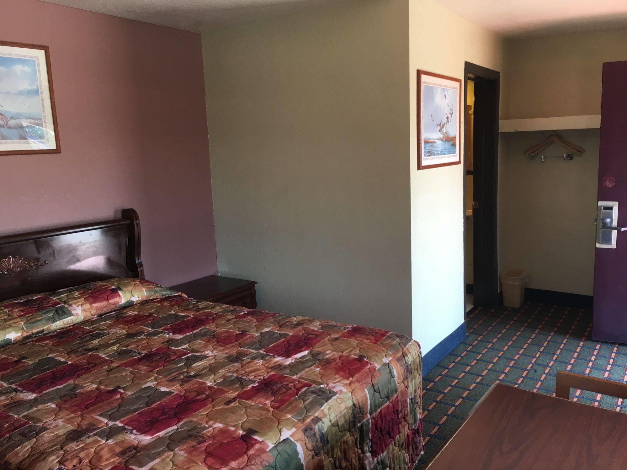 Best Value Inn Motel Sandusky Marianna Exteriér fotografie